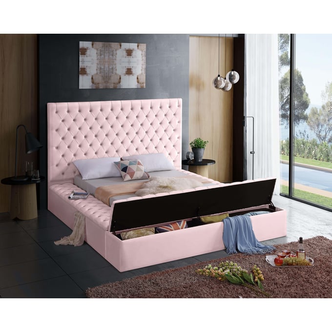 Meridian furniture bliss black on sale velvet king bed