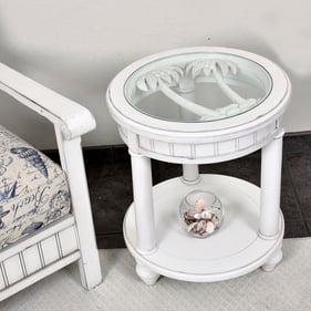 Sea Winds Monaco White Round End Table with Palms Insert